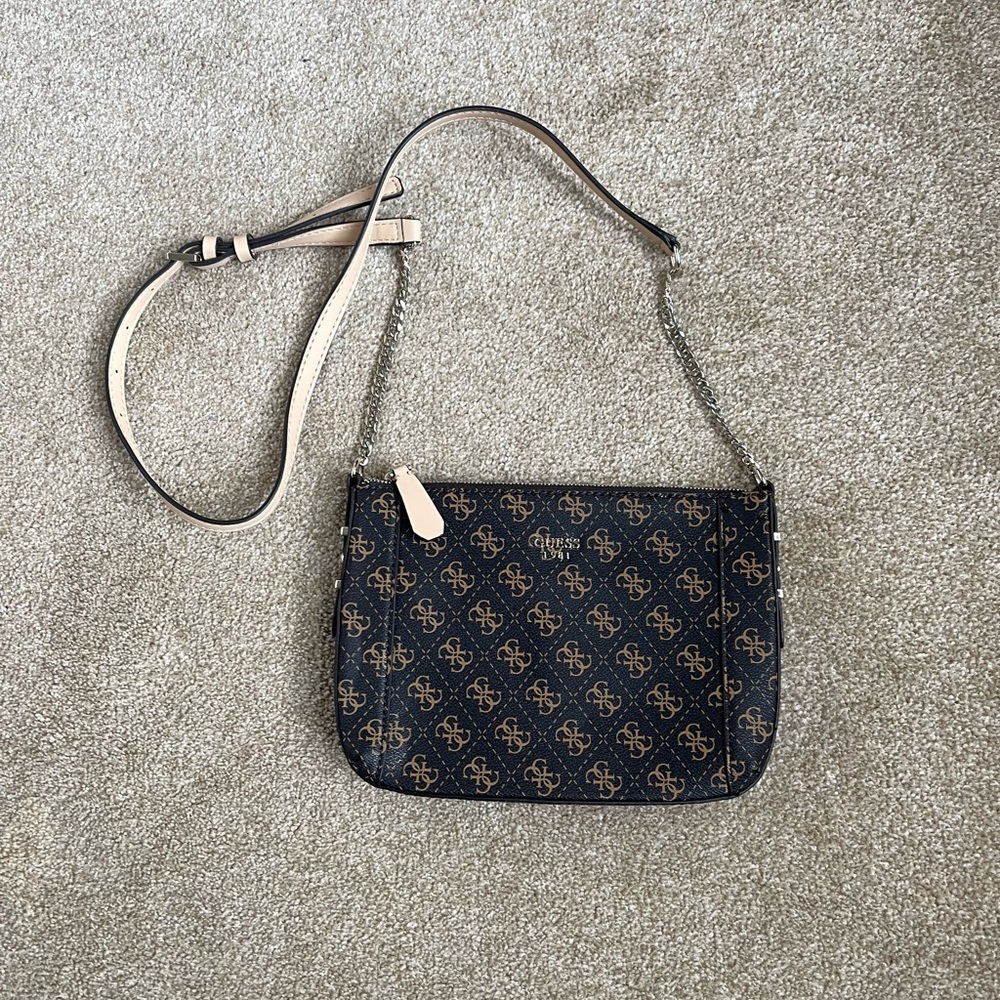 NEVER USED Guess purse